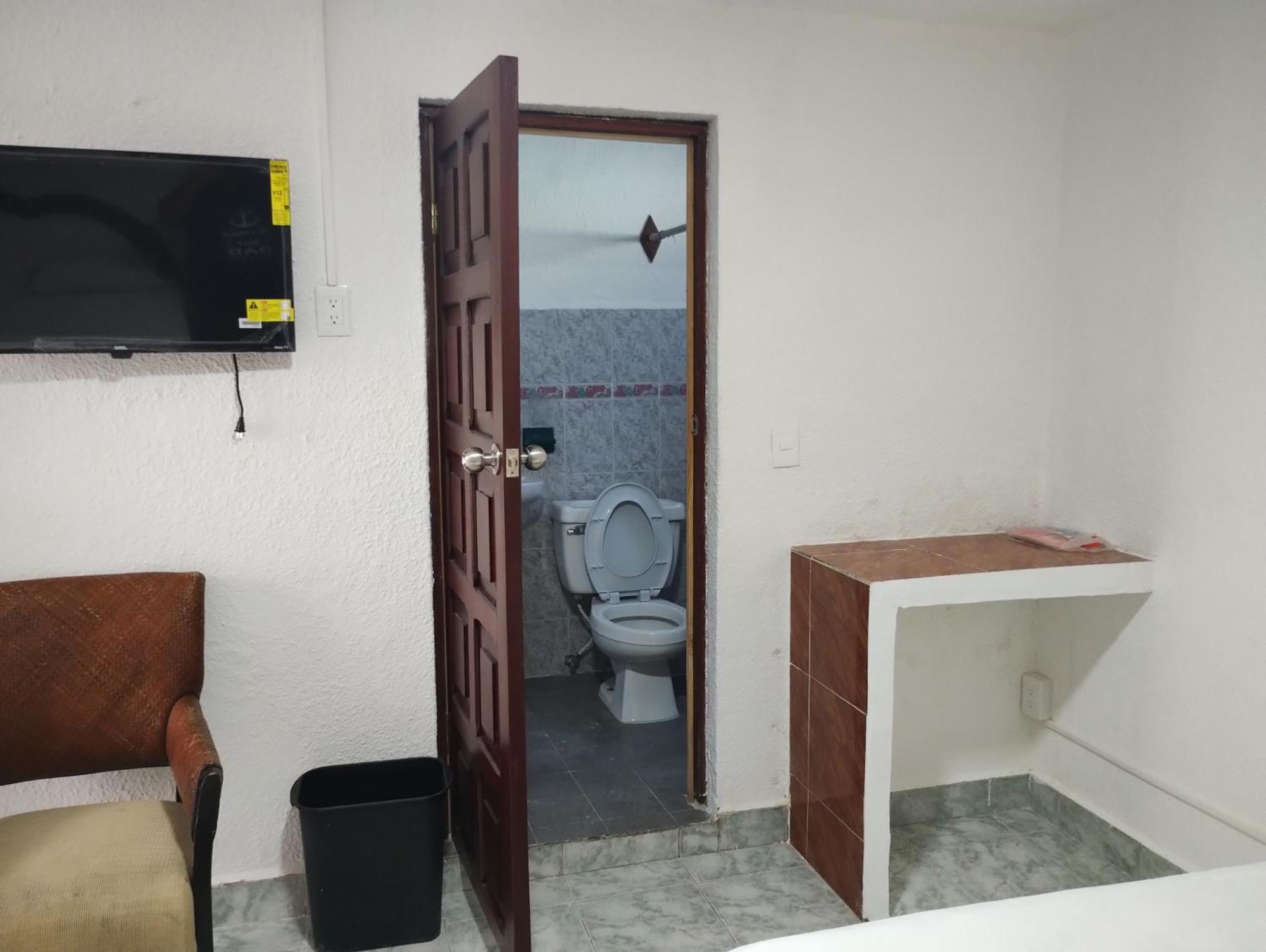 Casa De Huespedes Los Santos كانكون المظهر الخارجي الصورة